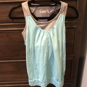 Athleta workout top with built in bra